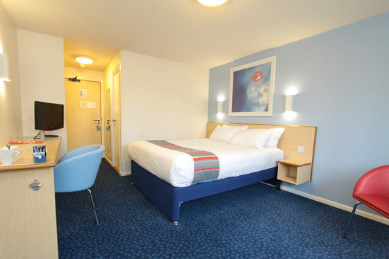 Travelodge Bath Central Номер фото