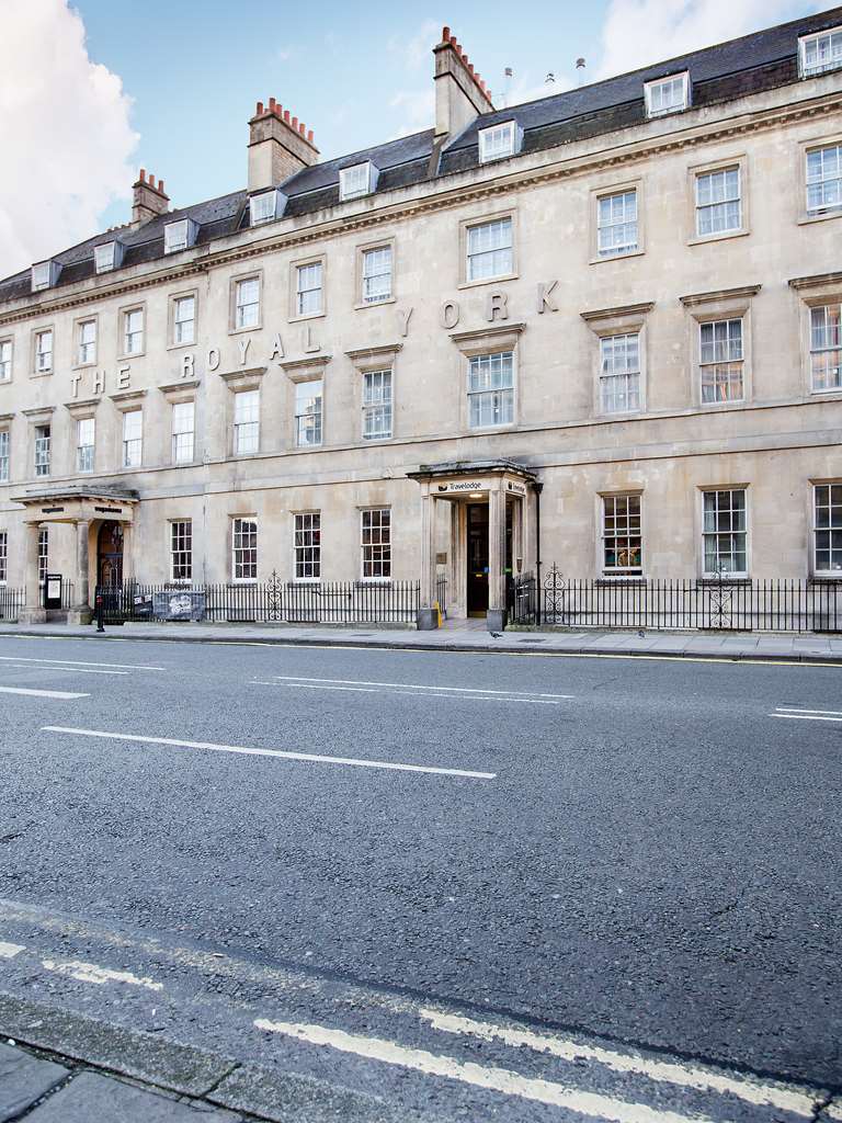 Travelodge Bath Central Экстерьер фото